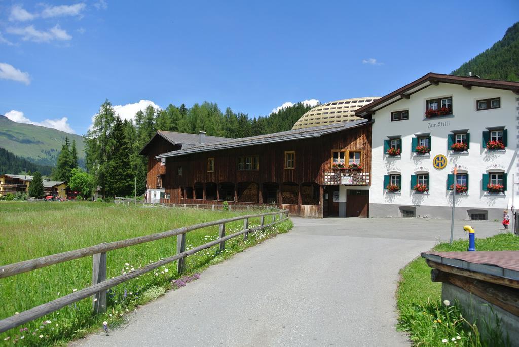 Pension Hof Zur Stilli Apartment Davos Exterior photo
