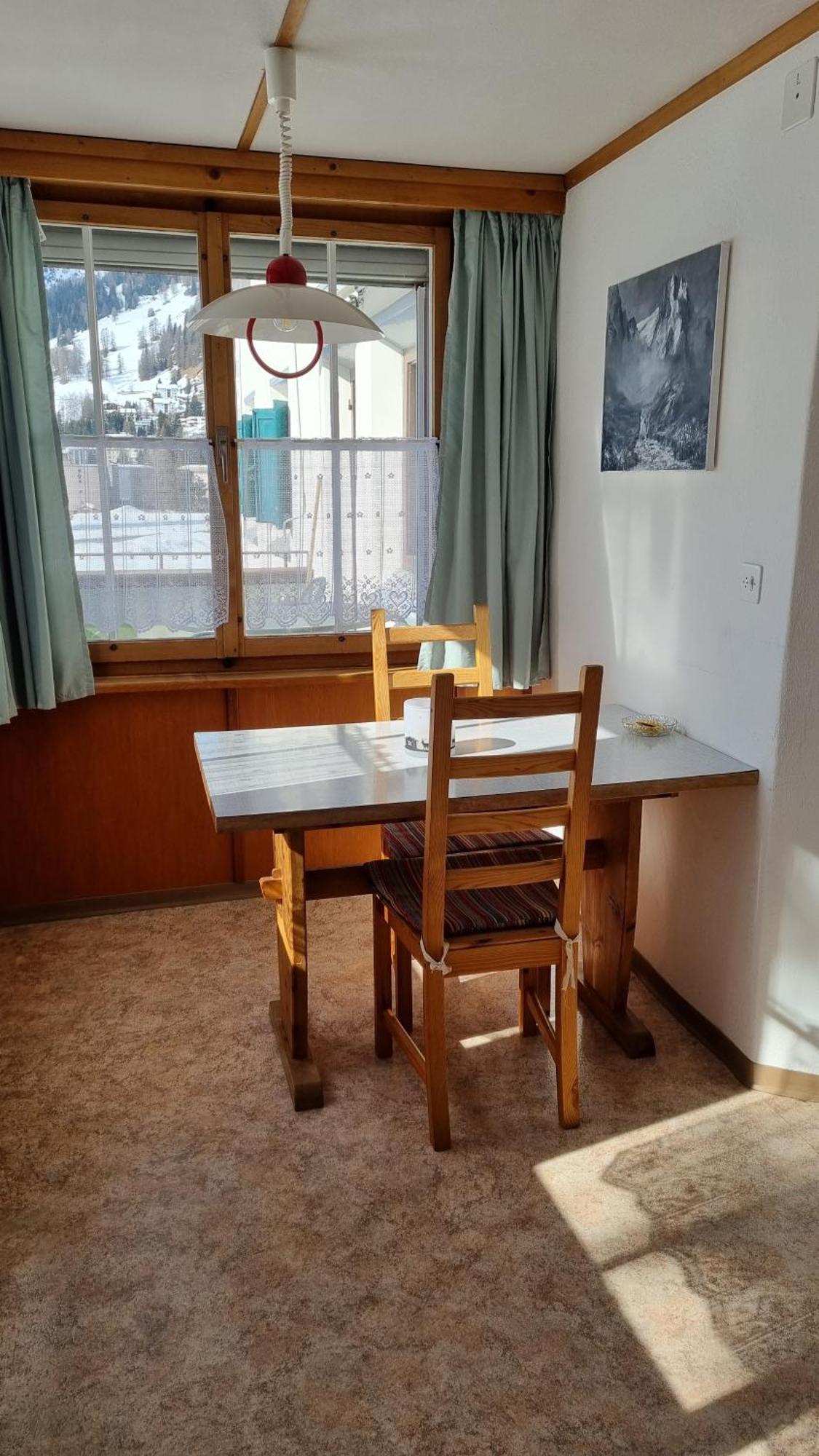 Pension Hof Zur Stilli Apartment Davos Exterior photo